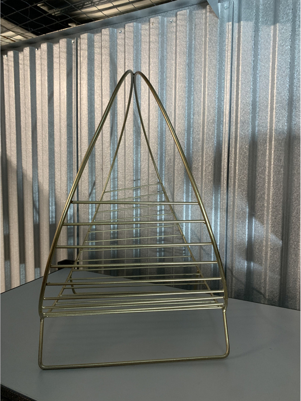 MCM Magazine / Blanket Rack - Picture 2 of 3